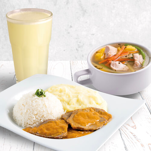 ASADO CON PURE Y ARROZ + VASO DE LIMONADA 8oz O VASO DE CHICHA 8oz + ENTRADA