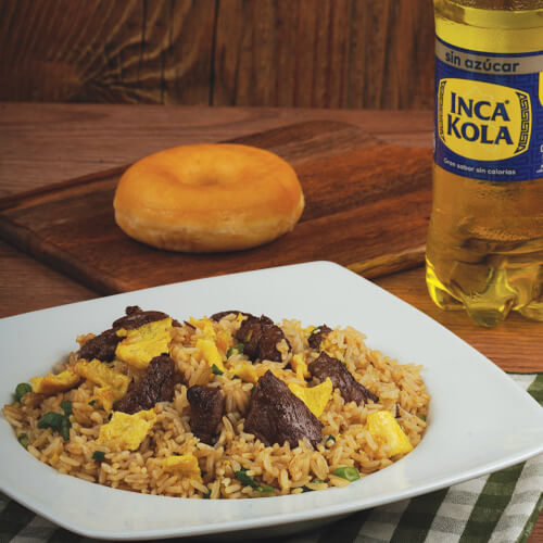 ARROZ CHAUFA DE CARNE + GASEOSA O AGUA + ENTRADA