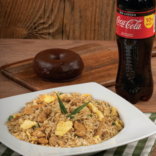 ARROZ CHAUFA DE POLLO + GASEOSA O AGUA + ENTRADA