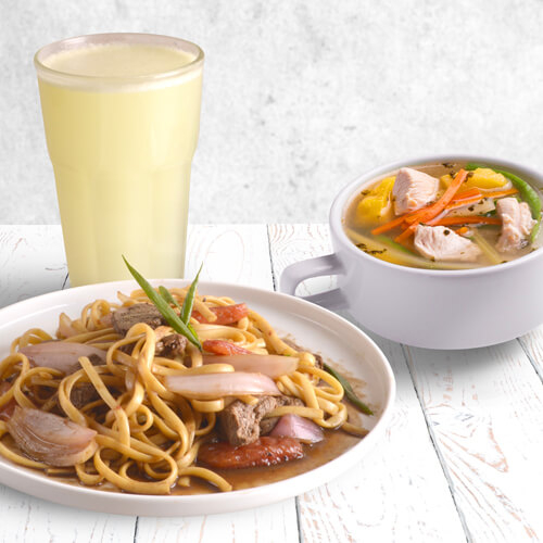 TALLARIN SALTADO DE CARNE + VASO DE LIMONADA 8oz O VASO DE CHICHA 8oz + ENTRADA