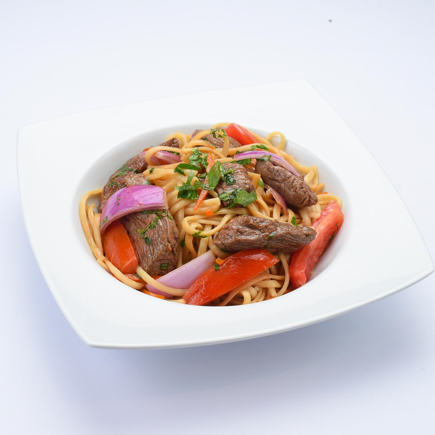 TALLARIN SALTADO DE CARNE + GASEOSA O AGUA + ENTRADA
